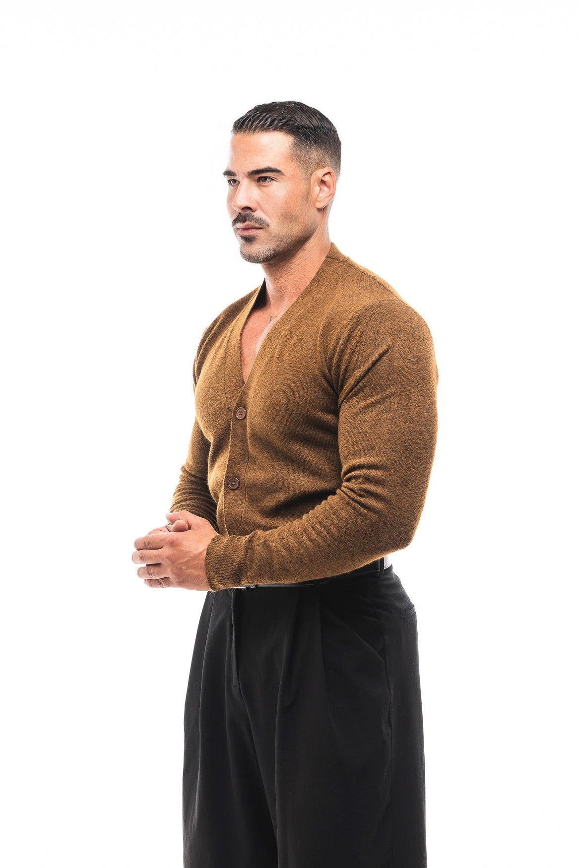 CÁRDIGAN LANA CUELLO PICO