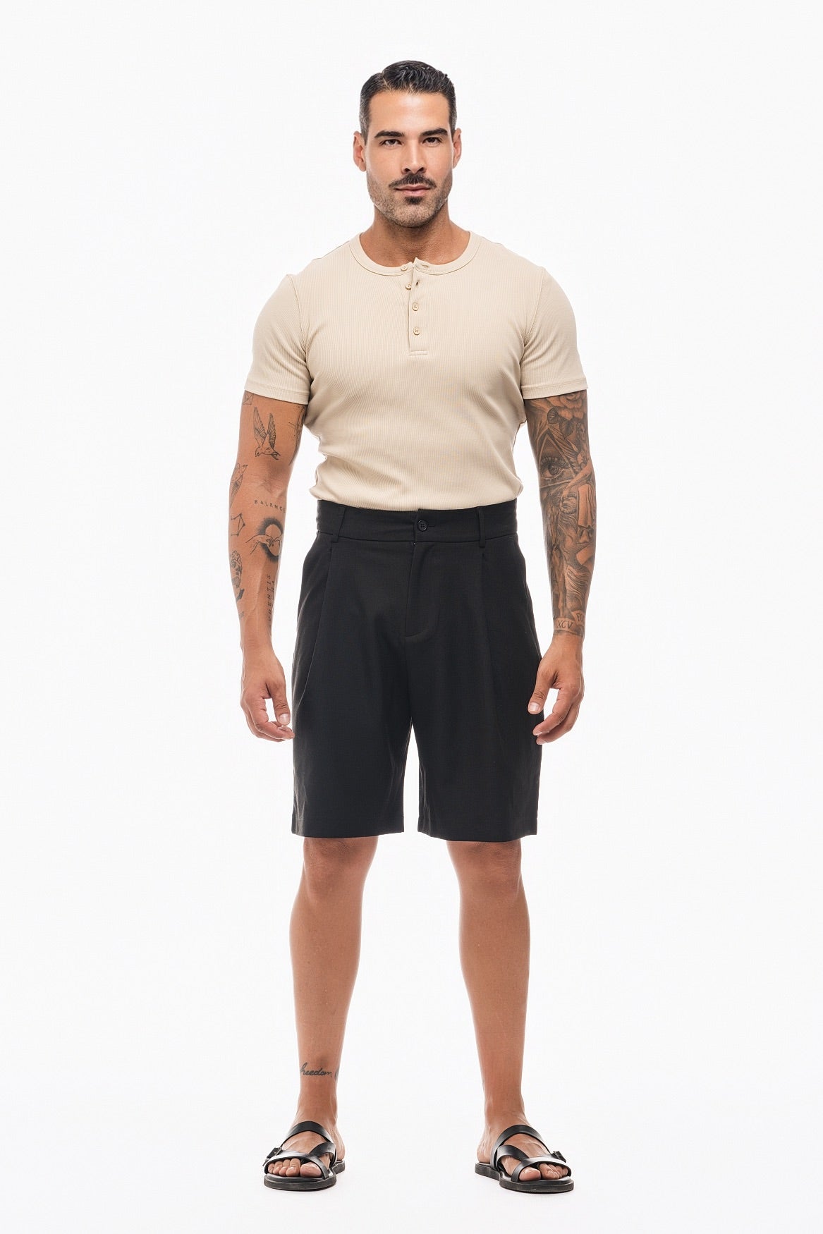 PANTALÓN BERMUDA PINZAS