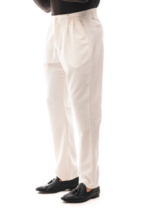 PANTALÓN CHINO PINZAS