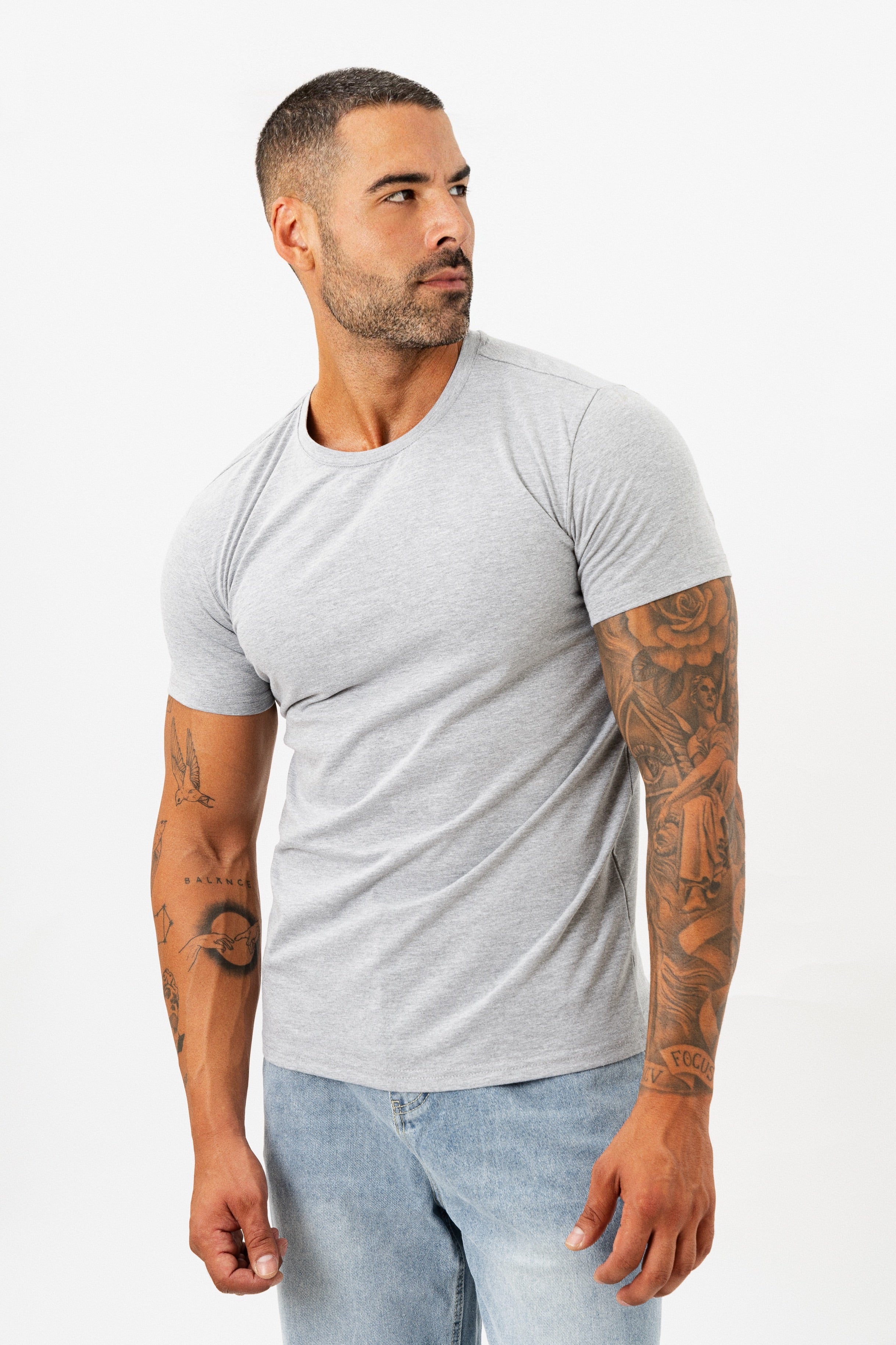 CAMISETA BÁSICA SLIM FIT