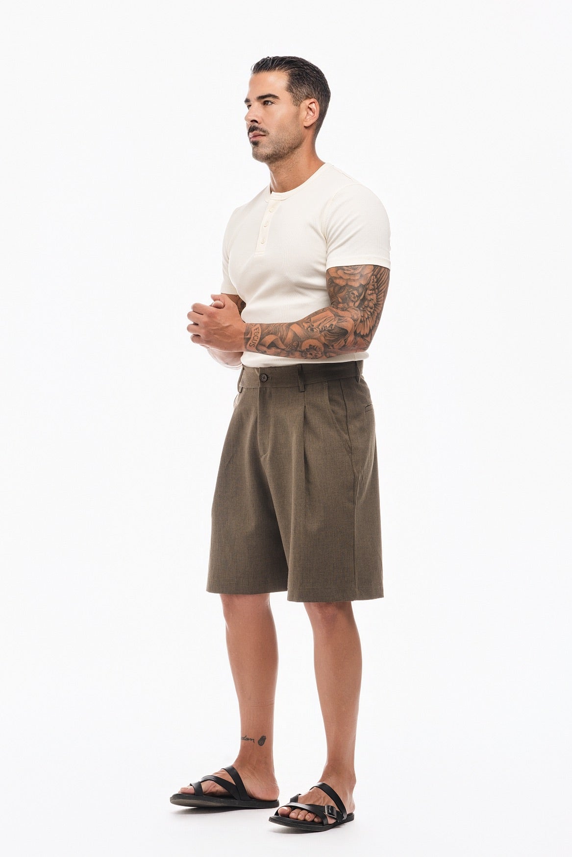 PANTALÓN BERMUDA PINZAS
