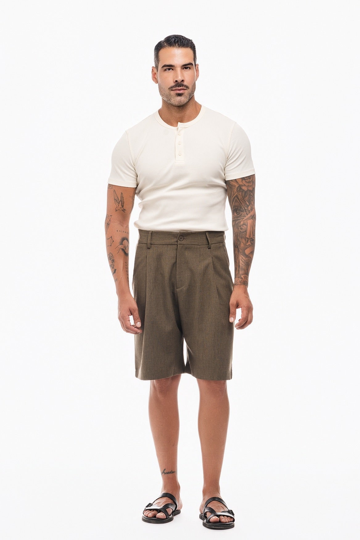 PANTALÓN BERMUDA PINZAS