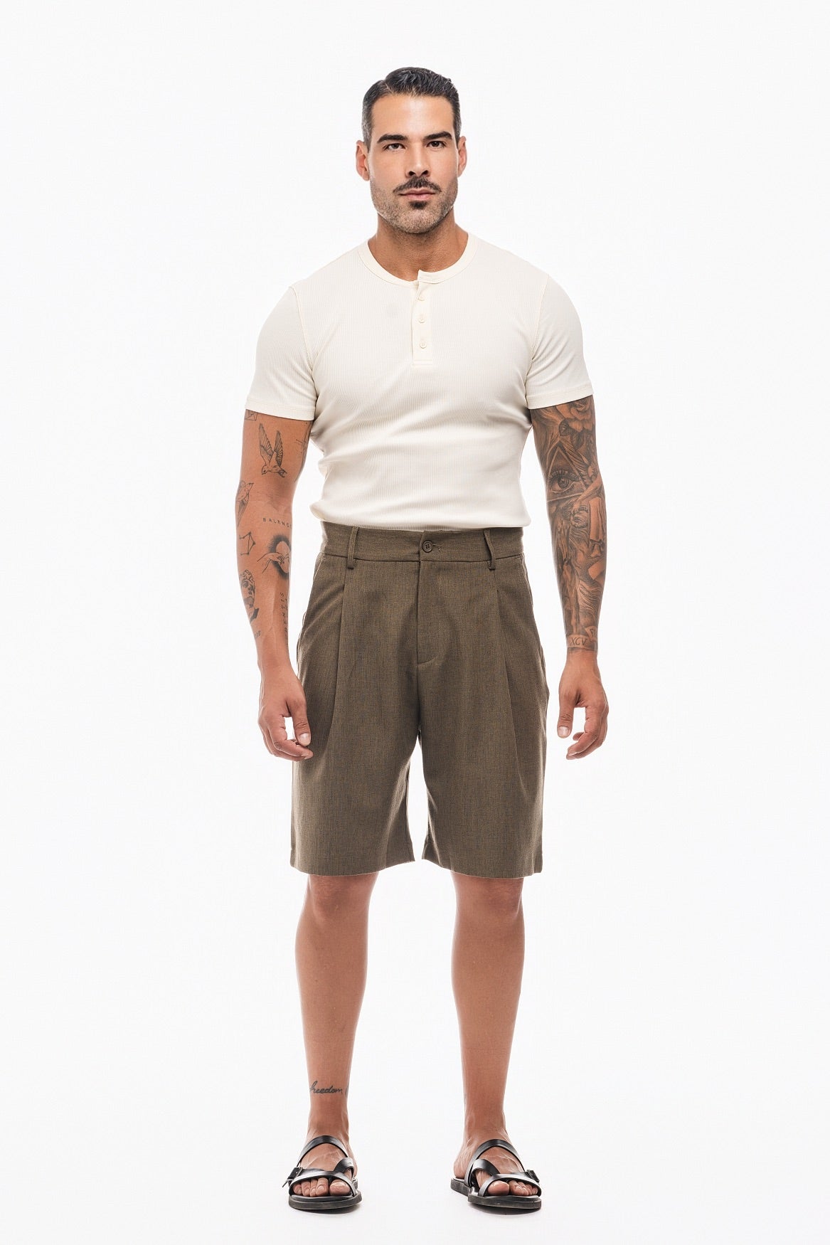 PANTALÓN BERMUDA PINZAS
