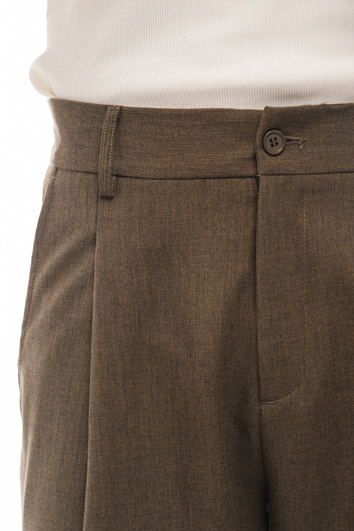 PANTALÓN BERMUDA PINZAS