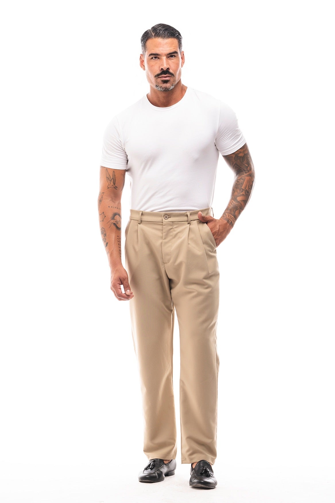 PANTALÓN CHINO PINZAS